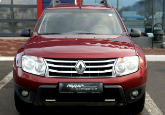Подержанный автомобиль Renault Duster 2012 года (2 фото)
