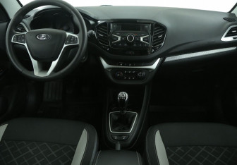 Подержанный автомобиль LADA (ВАЗ) Vesta Wagon 2019 года (12 фото)