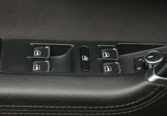 Подержанный автомобиль Volkswagen Passat CC 2011 года (17 фото)