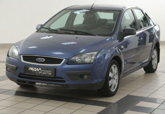 Подержанный автомобиль Ford Focus Sedan 2006 года (8 фото)
