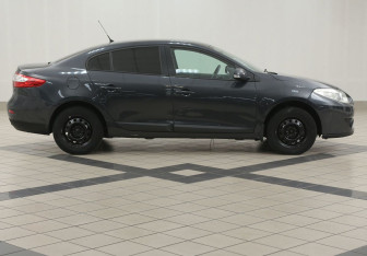 Подержанный автомобиль Renault Fluence 2012 года (5 фото)