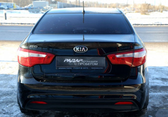 Подержанный автомобиль Kia Rio Sedan 2014 года (5 фото)