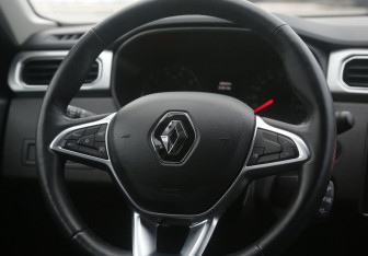 Подержанный автомобиль Renault Arkana 2021 года (16 фото)