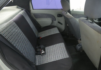 Подержанный автомобиль Renault Logan Sedan 2006 года (11 фото)