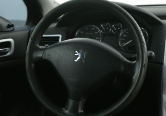 Подержанный автомобиль Peugeot 307 Hatchback 2006 года (15 фото)