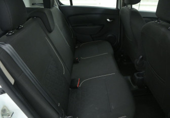 Подержанный автомобиль Renault Sandero 2020 года (11 фото)