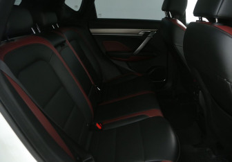 Подержанный автомобиль Geely Coolray 2022 года (11 фото)