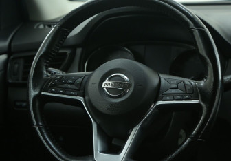 Подержанный автомобиль Nissan Qashqai 2020 года (16 фото)