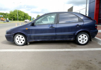 Подержанный автомобиль Fiat Brava 2001 года (8 фото)