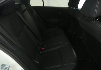 Подержанный автомобиль Toyota Corolla Sedan 2019 года (11 фото)