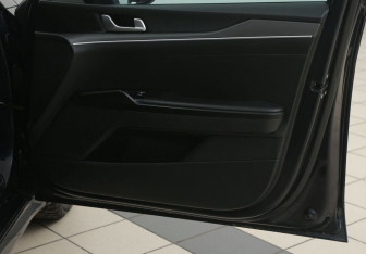 Подержанный автомобиль Kia K5 2020 года (18 фото)