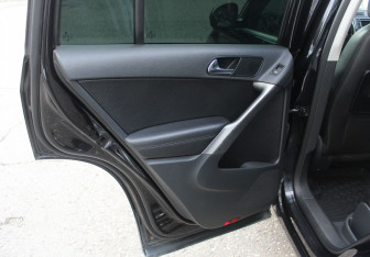 Подержанный автомобиль Volkswagen Tiguan 2008 года (11 фото)