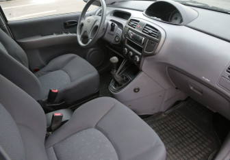 Подержанный автомобиль Hyundai Matrix 2006 года (9 фото)