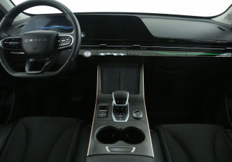 Подержанный автомобиль Omoda C5 2023 года (12 фото)