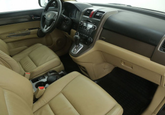 Подержанный автомобиль Honda CR-V 2009 года (9 фото)