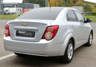 Подержанный автомобиль Chevrolet Aveo Sedan 2013 года (6 фото)