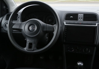Подержанный автомобиль Volkswagen Polo Hatchback 2010 года (14 фото)