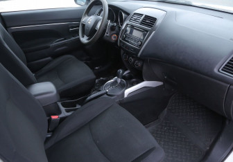 Подержанный автомобиль Mitsubishi ASX 2013 года (9 фото)