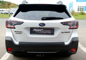 Подержанный автомобиль Subaru Outback Wagon 2021 года (5 фото)