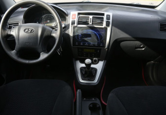 Подержанный автомобиль Hyundai Tucson 2008 года (12 фото)