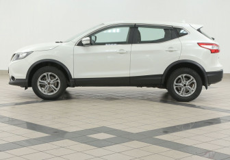 Подержанный автомобиль Nissan Qashqai 2018 года (7 фото)