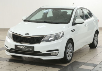 Подержанный автомобиль Kia Rio Sedan 2016 года (8 фото)