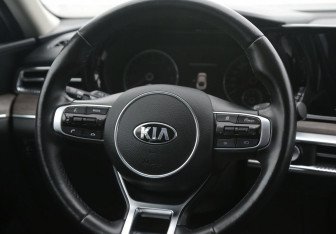 Подержанный автомобиль Kia K5 2021 года (26 фото)