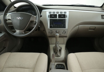 Подержанный автомобиль Vortex Estina 2010 года (12 фото)