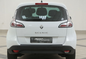 Подержанный автомобиль Renault Scenic 2012 года (3 фото)
