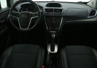 Подержанный автомобиль Opel Mokka 2013 года (12 фото)