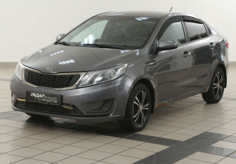 Подержанный автомобиль Kia Rio Sedan 2012 года (8 фото)