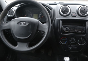 Подержанный автомобиль LADA (ВАЗ) Granta Liftback 2017 года (14 фото)