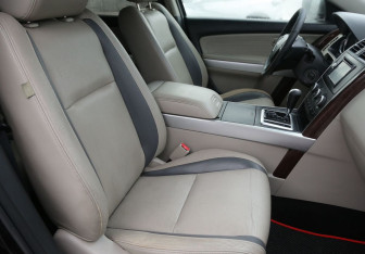 Подержанный автомобиль Mazda CX-9 2008 года (10 фото)