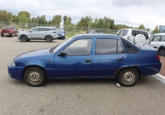 Подержанный автомобиль Daewoo Nexia Sedan 2012 года (4 фото)