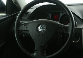 Подержанный автомобиль Volkswagen Passat Wagon 2008 года (16 фото)