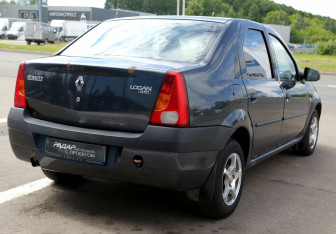 Подержанный автомобиль Renault Logan Sedan 2006 года (6 фото)