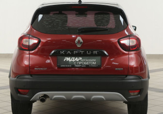 Подержанный автомобиль Renault Kaptur 2018 года (3 фото)