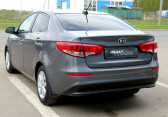 Подержанный автомобиль Kia Rio Sedan 2017 года (4 фото)