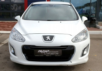 Подержанный автомобиль Peugeot 308 Hatchback 2011 года (2 фото)