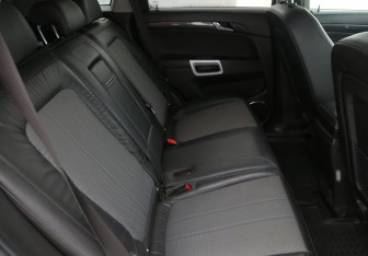 Подержанный автомобиль Opel Antara 2014 года (11 фото)