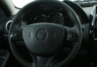 Подержанный автомобиль Renault Duster 2015 года (15 фото)