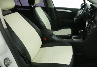 Подержанный автомобиль Citroen C4 Sedan 2013 года (10 фото)