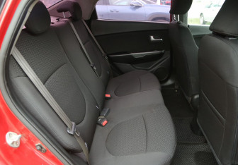 Подержанный автомобиль Kia Rio Sedan 2014 года (11 фото)