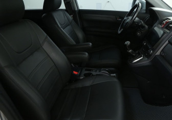 Подержанный автомобиль Honda CR-V 2007 года (10 фото)