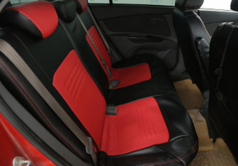 Подержанный автомобиль Kia Rio Sedan 2011 года (11 фото)