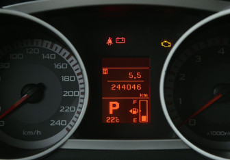 Подержанный автомобиль Mitsubishi Outlander 2008 года (19 фото)