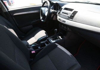 Подержанный автомобиль Mitsubishi Lancer Sedan 2007 года (9 фото)