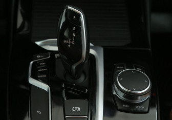 Подержанный автомобиль BMW X3 2018 года (16 фото)