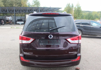 Подержанный автомобиль SsangYong Stavic 2014 года (6 фото)