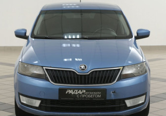 Подержанный автомобиль Skoda Rapid Liftback 2014 года (6 фото)